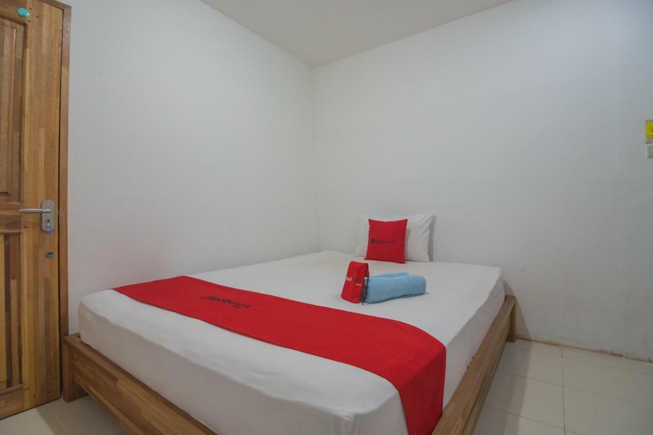 Reddoorz Near Gajah Mada Pontianak Hotel Luaran gambar